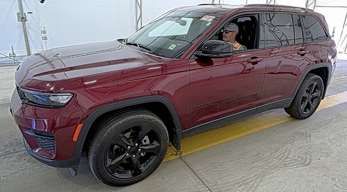 2024 Jeep Grand Cherokee Laredo 4WD